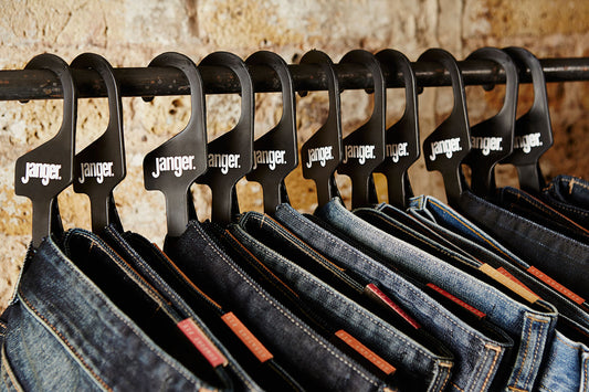 Original Janger - Seriously Handy Hanger