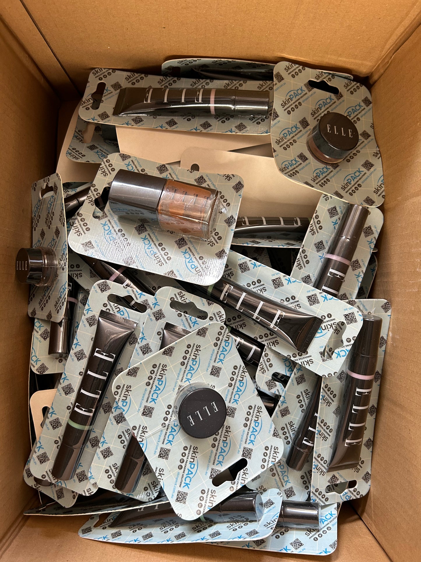 ELLE MAKEUP BIG BOX BUNDLE - MYSTERY CLEARANCE